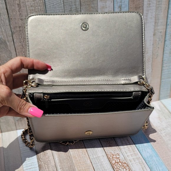 Christian Lacroix Gold Quilted Crossbody - Picture 3 of 7